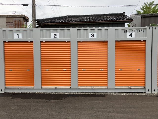 アドレストランクルーム高岡市千石町（富山県高岡市千石町）入口付近写真