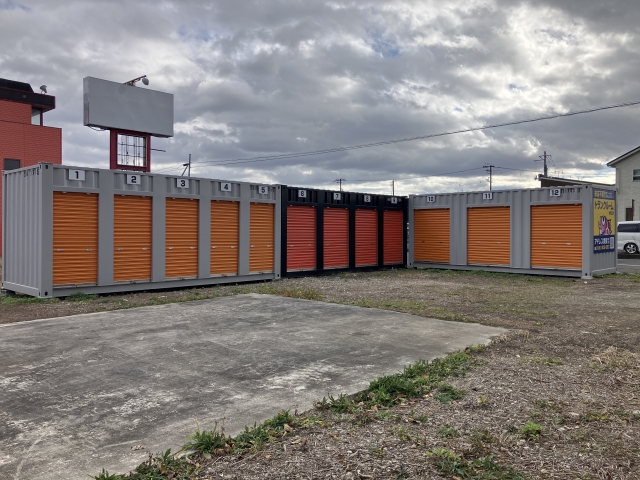 アドレストランクルーム柴田町若葉町（宮城県柴田郡柴田町船岡）入口付近写真