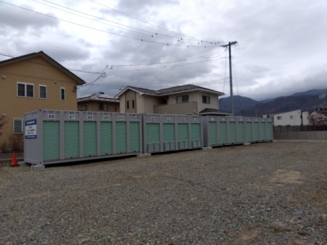 アドレストランクルーム諏訪市高島三丁目（長野県諏訪市高島）入口付近写真