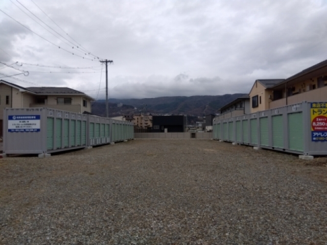 アドレストランクルーム諏訪市高島三丁目（長野県諏訪市高島）通路写真